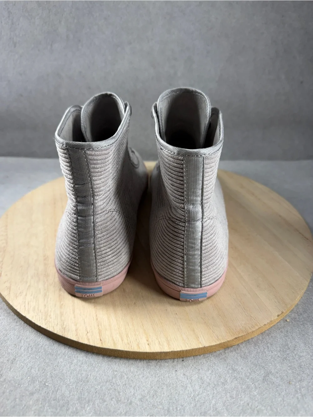 Toms Camarillo Womens 12 Grey Corduroy Velvet Lace Pink Rubber Sole Sneaker Boot